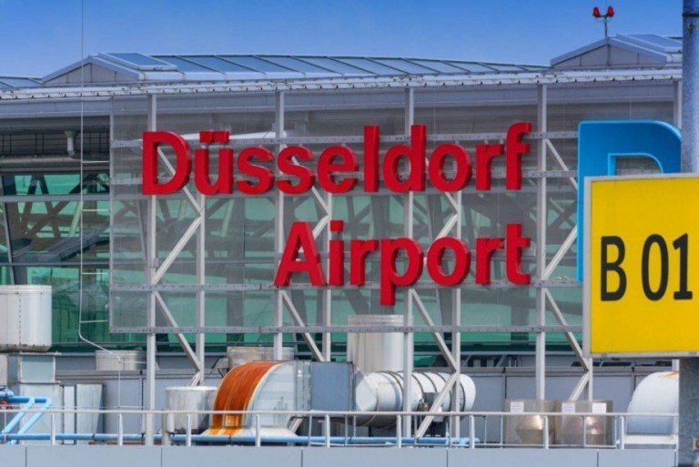 AdobeStock_414735031_Editorial_Use_Only D�sseldorf - Lohausen Dachgeschosswohnung M�BLIERTE WOHNUNG D�SSELDORF MESSE / FLUGHAFEN, D�SSELDORF LOHAUSEN INKL. BALKON U. WLAN