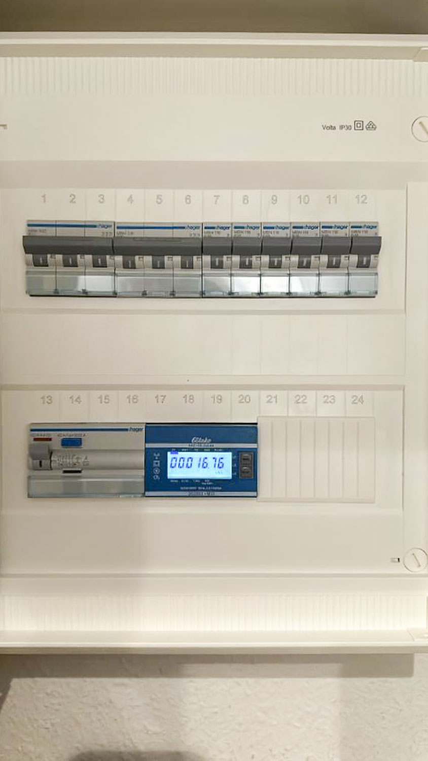 modernisierte E_Anlage_mit E-Check Dachgeschosswohnung D�sseldorf - Lohausen