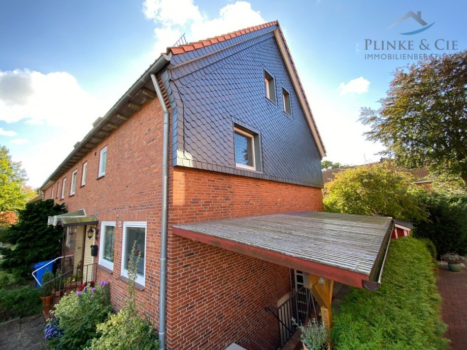 �berdachter Kellereingang Reihenendhaus Neum�nster / Eichhof
