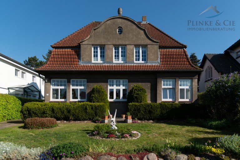 Au�enansicht Scharbeutz / P�nitz Villa +++ Mehrgenerationen- Villa +++ | gepflegte Immobilie mit ELW |�VERKAUF IM ANGEBOTSVERFAHREN