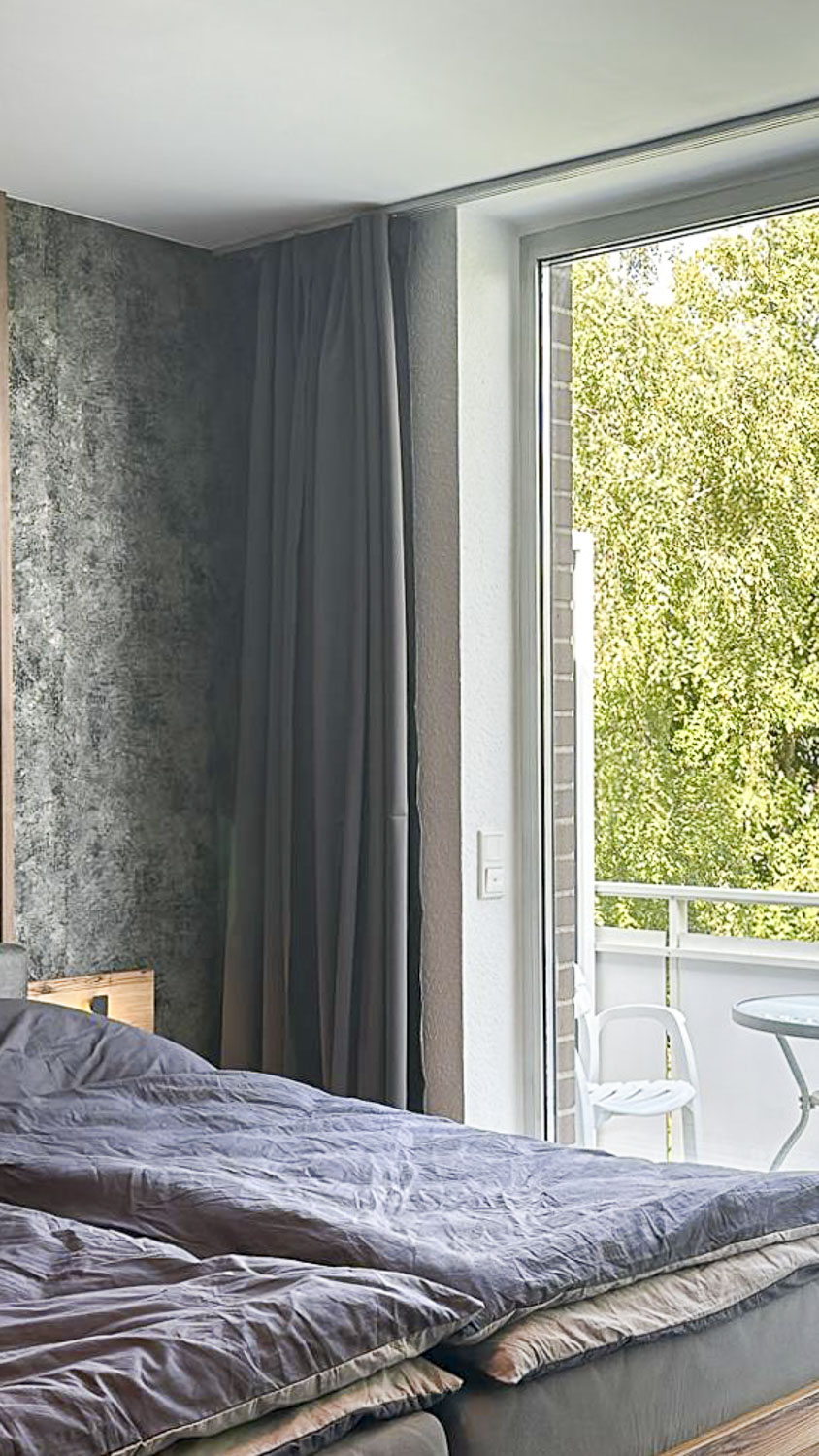 Wohnraum_Blick_Balkon Dachgeschosswohnung D�sseldorf - Lohausen