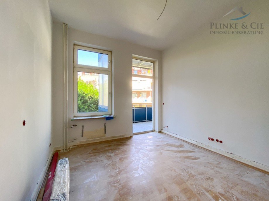 Schlafzimmmer mit Balkon Etagenwohnung Kiel / Bl�cherplatz