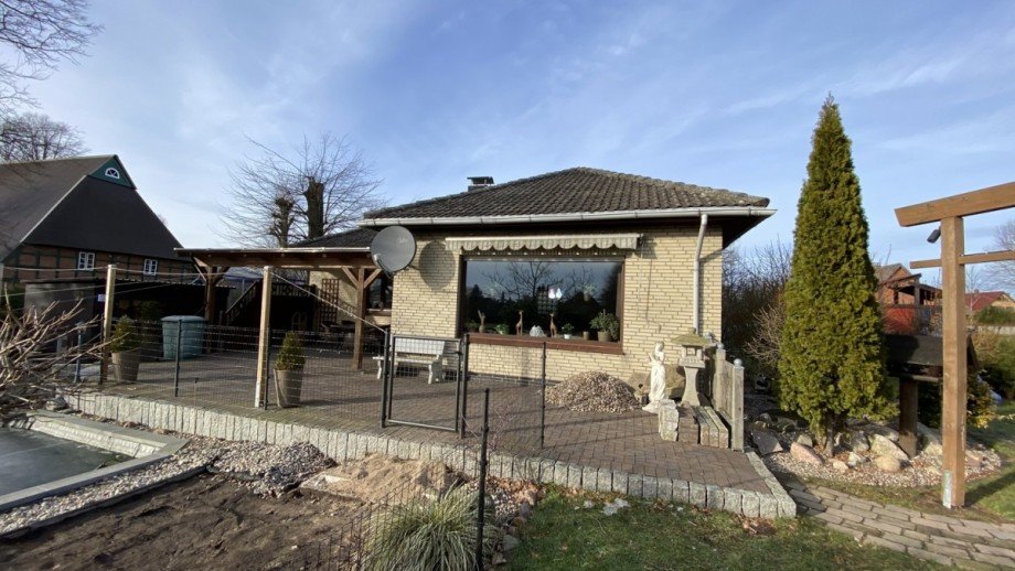 Aussenansicht Terrasse & Garten Einfamilienhaus Wiemersdorf
