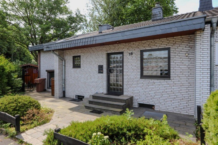 Hauseingang Aussen Neuss Vogelsang Reihenendhaus Reihenendhaus in absoluter Toplage - teillm�bliert mit tollem Garten
