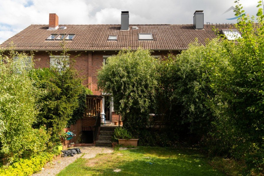 Kelleraufgang und Terrasse Reihenmittelhaus Kiel / Holtenau