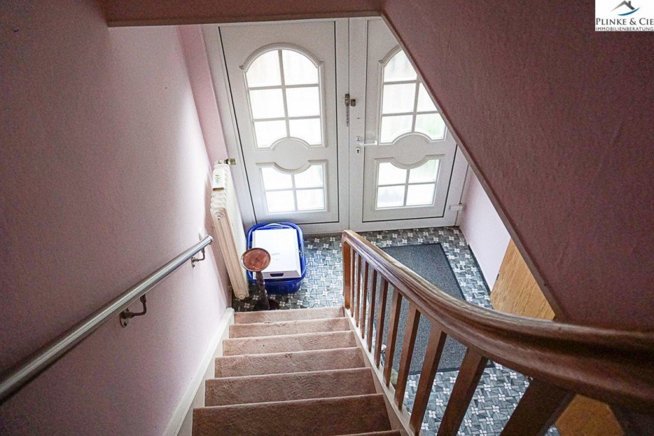 Treppenaufgang OG Reihenmittelhaus Hamb�hren
