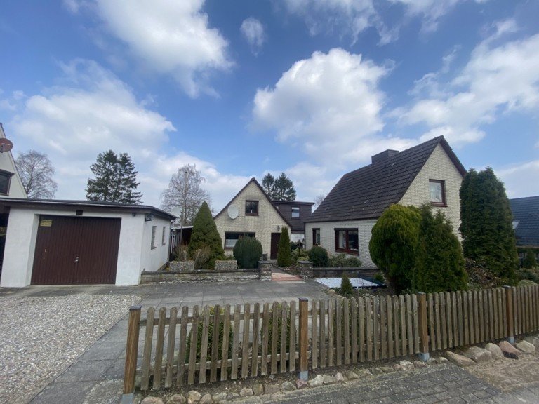 Beide H�user Stolpe Einfamilienhaus Zwei Einfamilienh�user zum Verkauf ||�familienfreundlich || Eins ist frei ||�Feldrandlage
