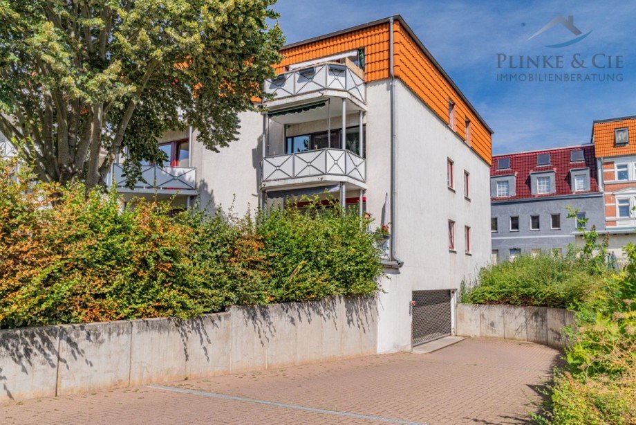 R�ckseite Einfahrt Tg Etagenwohnung Aschersleben