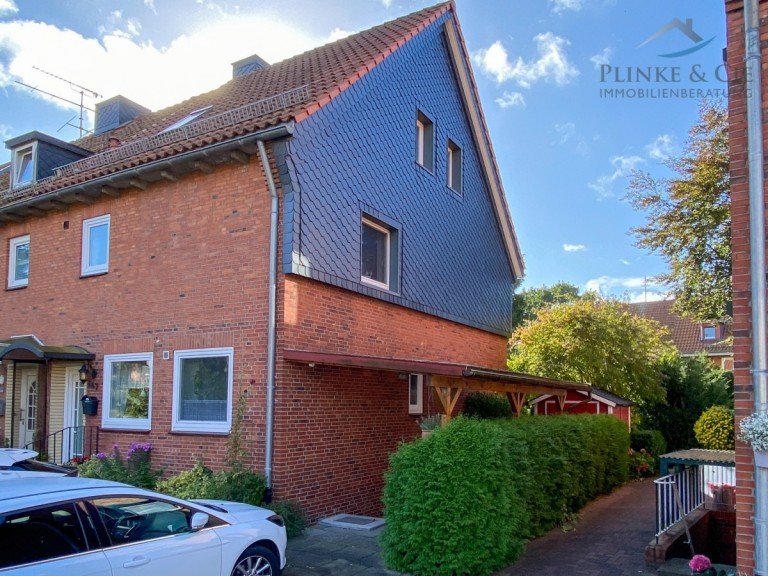Seitenansicht REH Neum�nster / Eichhof Reihenendhaus +++ FAMILIENTRAUM +++ Reihenendhaus mit viel Platz- regelm��ig saniert- streichen und wohlf�hlen!!