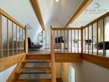 Aufgang Studio Strand in Rufn�he || ruhig und ger�umig wohnen oberhalb vom Park�||�3- Zimmer Studio-Wohnung
