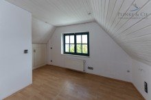 Schlafzimmer 1.OG +++ schmuckes Haus in Hafenn�he +++energetisch und bautechnisch saniert | in ruhiger Wohnlage