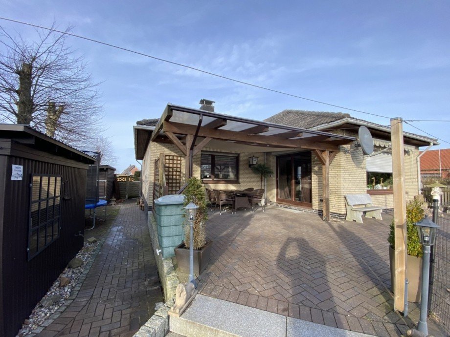 Terrasse & Teich Einfamilienhaus Wiemersdorf