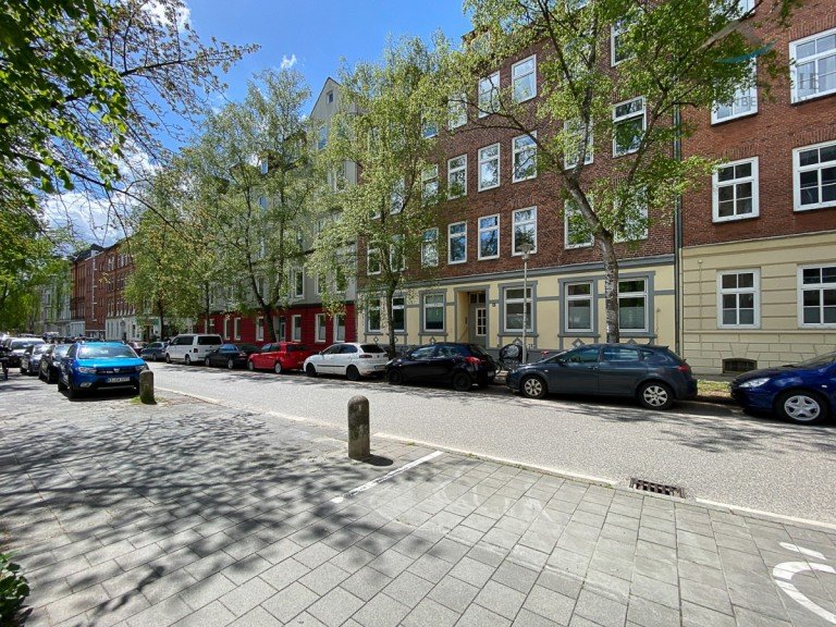 Die Gerhardstra�e Kiel / Bl�cherplatz Etagenwohnung ++ Teilsanierte Perle am Bl�cher ++ 3-Zimmer Altbau in der bel- �tage mit Balkon sucht Finisher