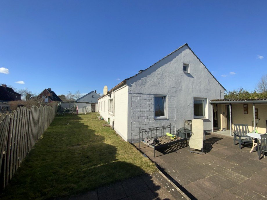 Terrassenansicht Einfamilienhaus Neum�nster / Einfeld