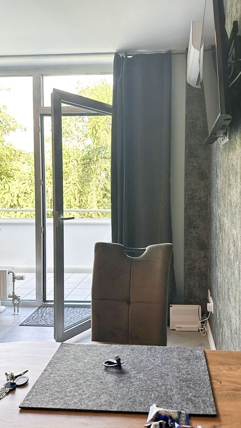 Essecke_Wohnraum Dachgeschosswohnung D�sseldorf - Lohausen