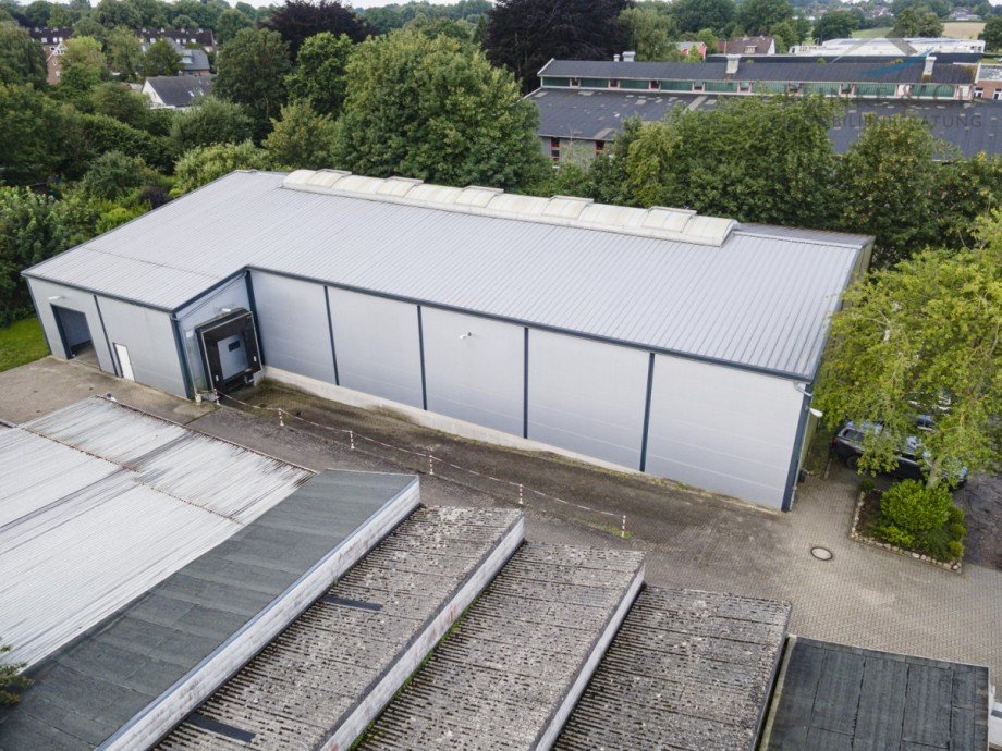 Lufbild Halle mit Einfahrt Lager Kiel / Friedrichsort