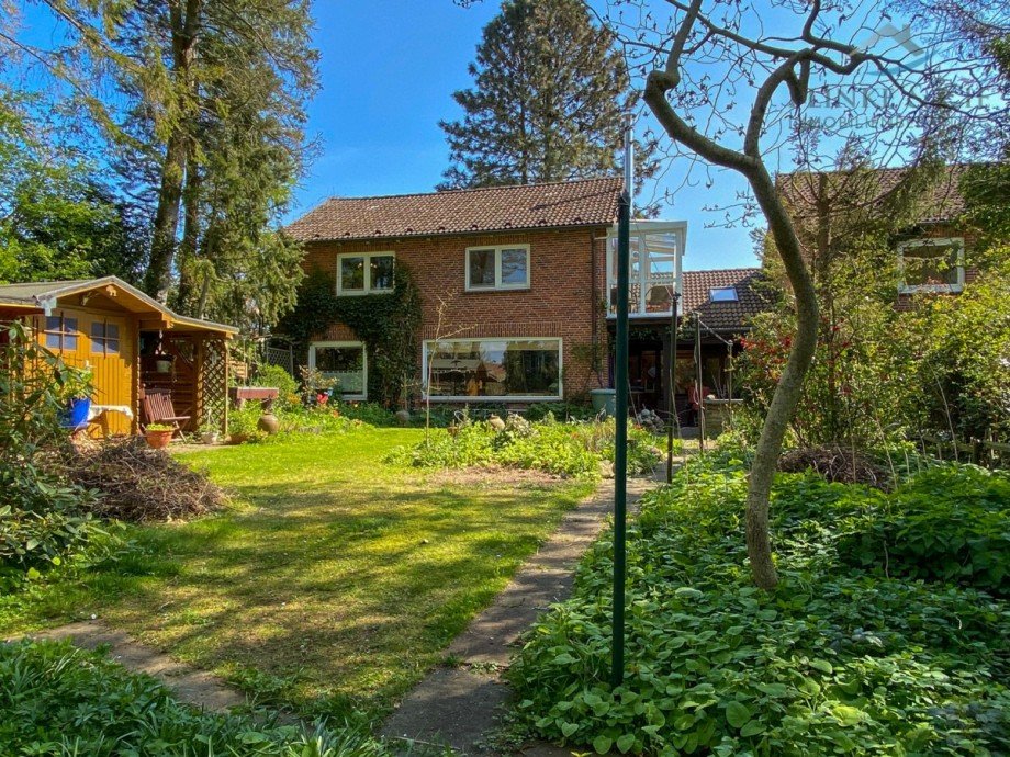 R�ckseite vom Haus / Gartensicht Einfamilienhaus Pl�n