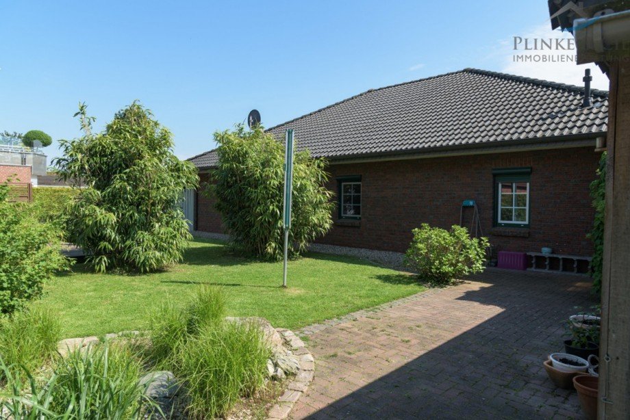 Hinterer Garten Einfamilienhaus L�tjenburg