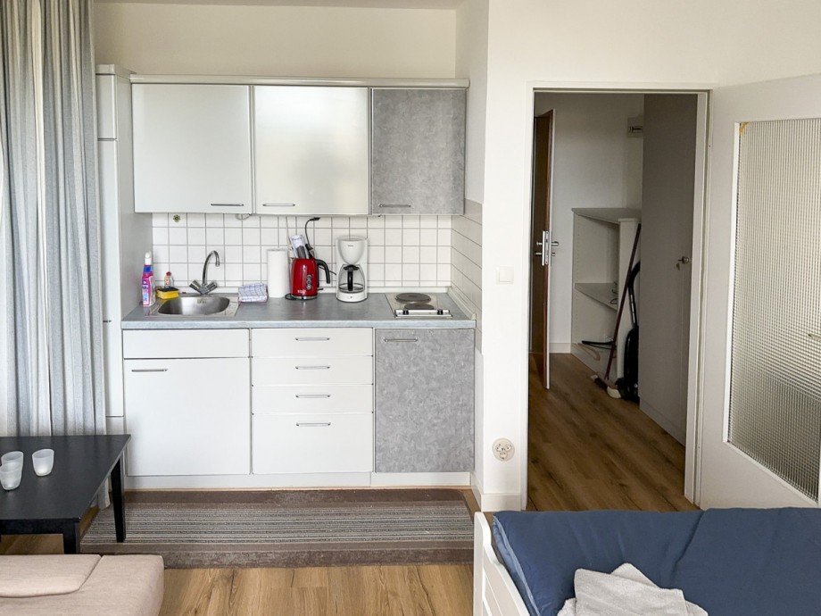 Einbauk�che_mit_Kochm�glichkeit Dachgeschosswohnung D�sseldorf - Lohausen