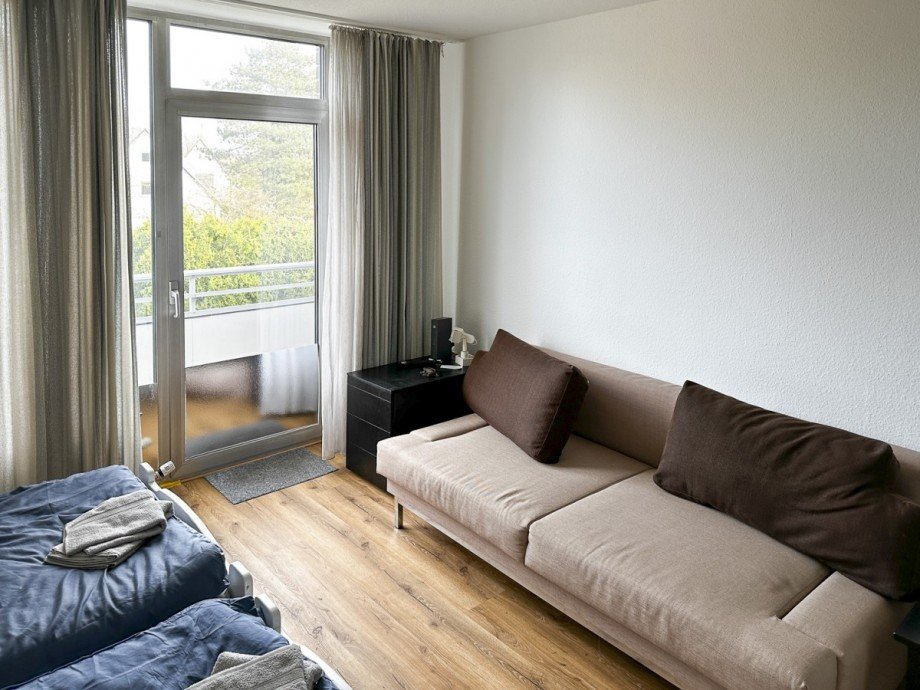 Wohnzimmer_2 Dachgeschosswohnung D�sseldorf - Lohausen