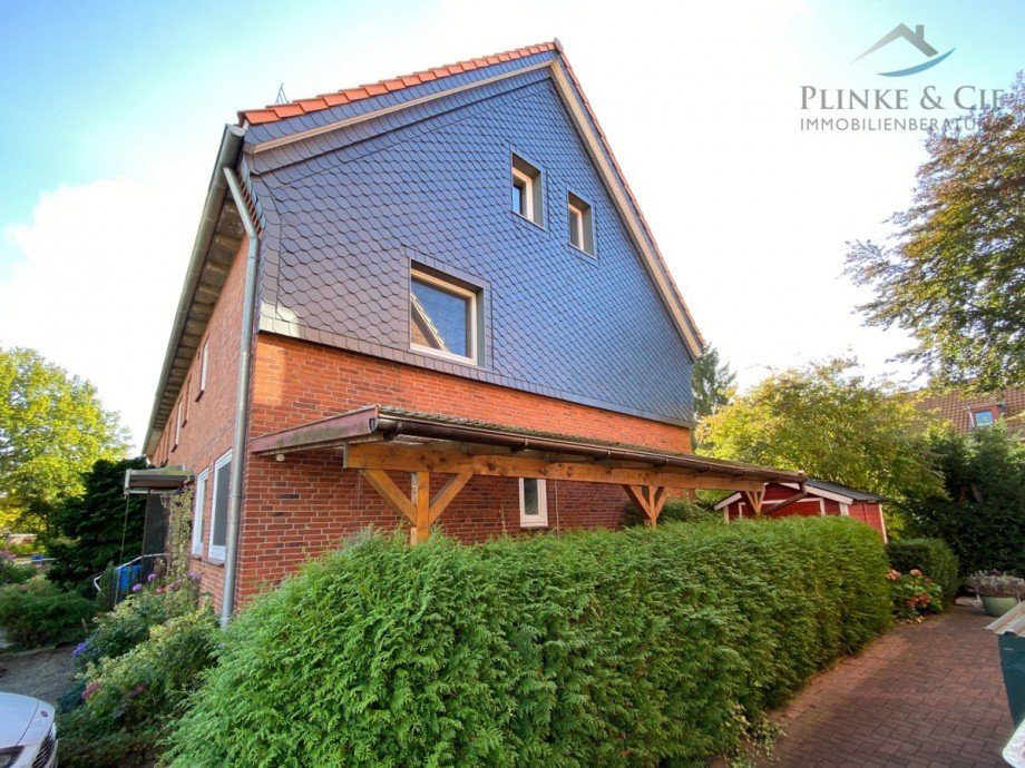 Dach & Wetterseite erneuert Reihenendhaus Neum�nster / Eichhof