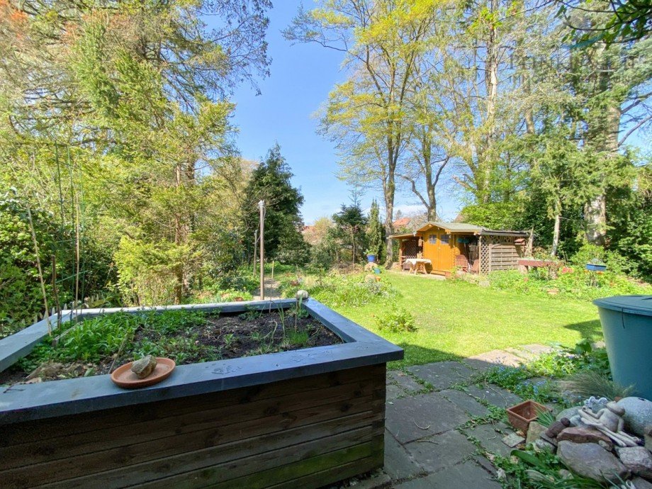 Terrasse mit Hochbeet Einfamilienhaus Pl�n